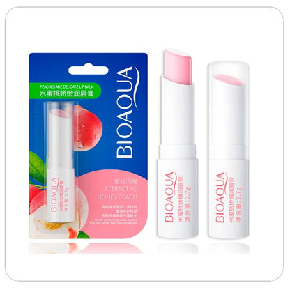 Bálsamo labial Bioaqua con extractos naturales de frutas y manteca de karité
